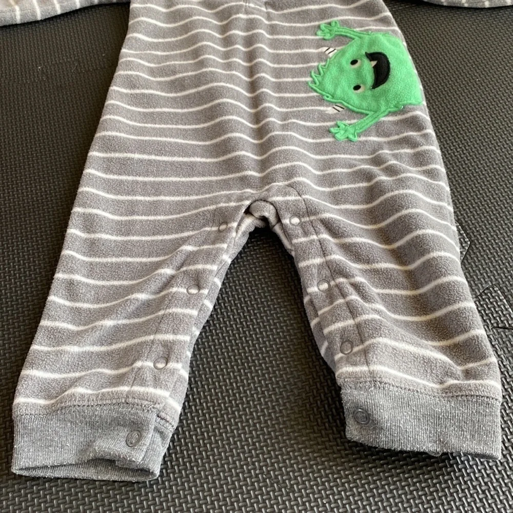 Carters Unisex Fleece Hooded Bodysuit Size 9 Months